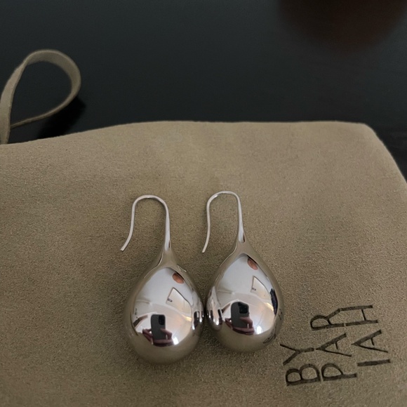 NEW/NEVER WORN Sterling Silver Large Drop Earrings - Picture 2 of 6